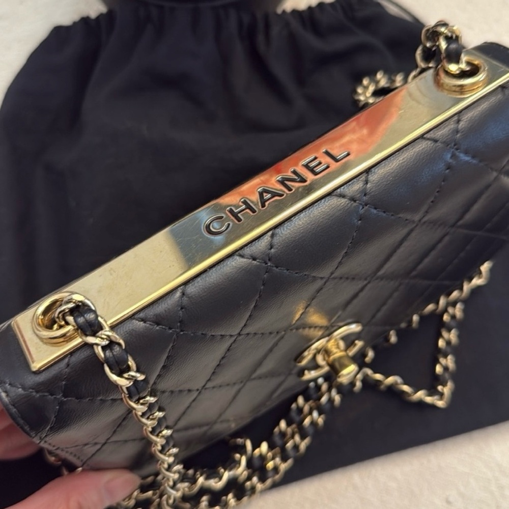 CHANEL Trendy Wallet On Chain WOC Quilted Crossbody Bag CC Logo Lambskin… - Picture 4 of 12